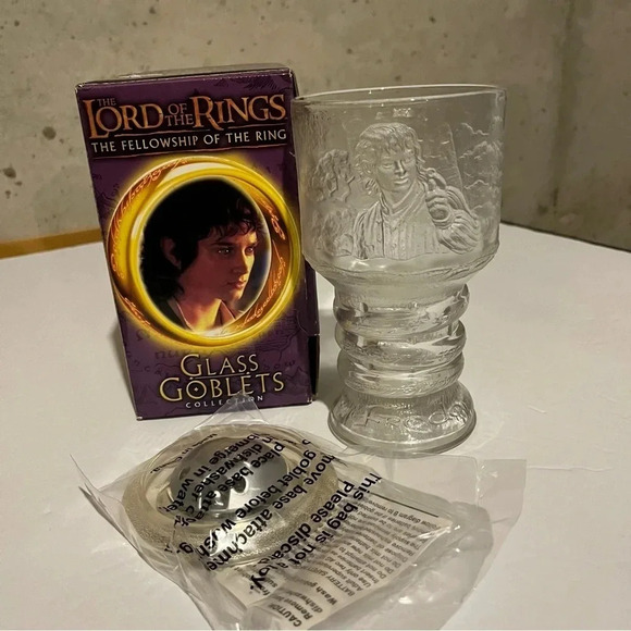 Lord of the Rings Frodo the Hobbit LIGHT UP Glass Goblet Burger King 2001 - Picture 1 of 7